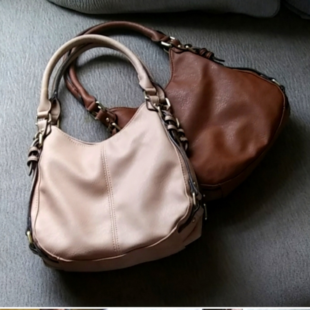 Nude shoulder bag